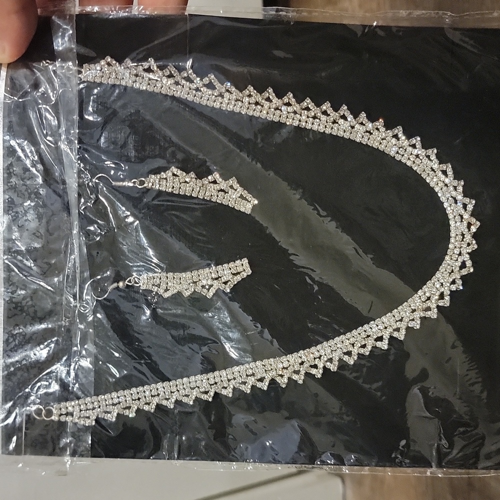 JEWELRY SET. - Picture 3 of 5